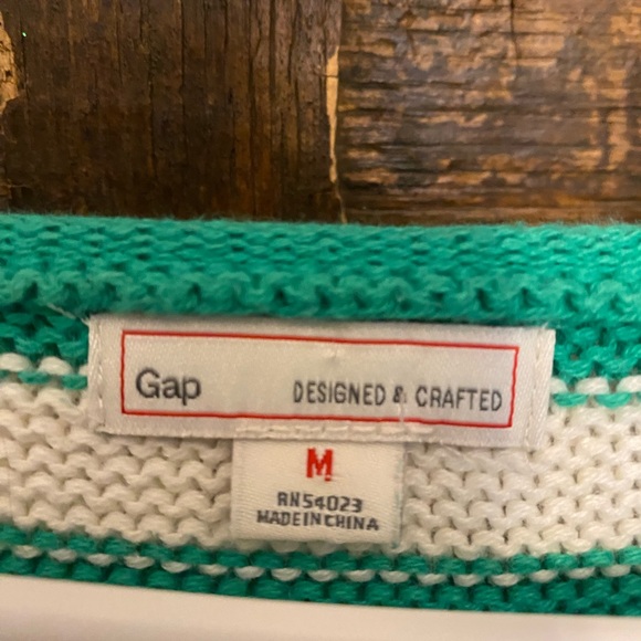 Slouchy Kelly Green and Cream sweater. - Picture 2 of 3